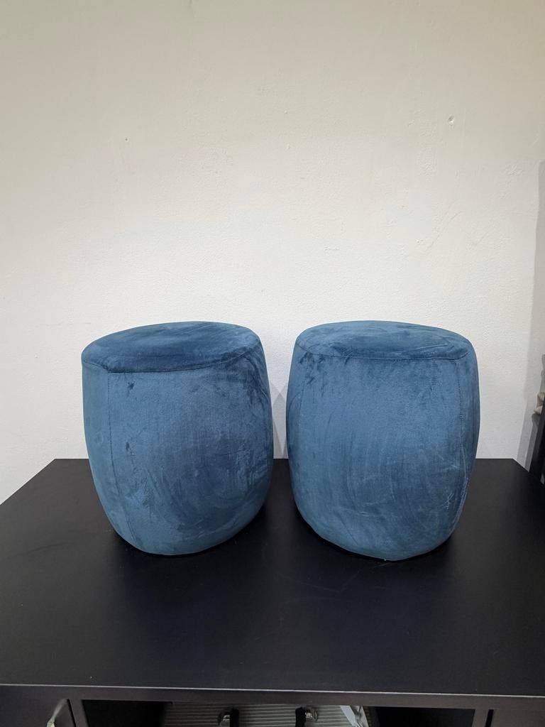 Twee mooie blauwe fluwelen krukjes prijs voor 2, Ophalen of Verzenden, Zo goed als nieuw, Overige materialen
