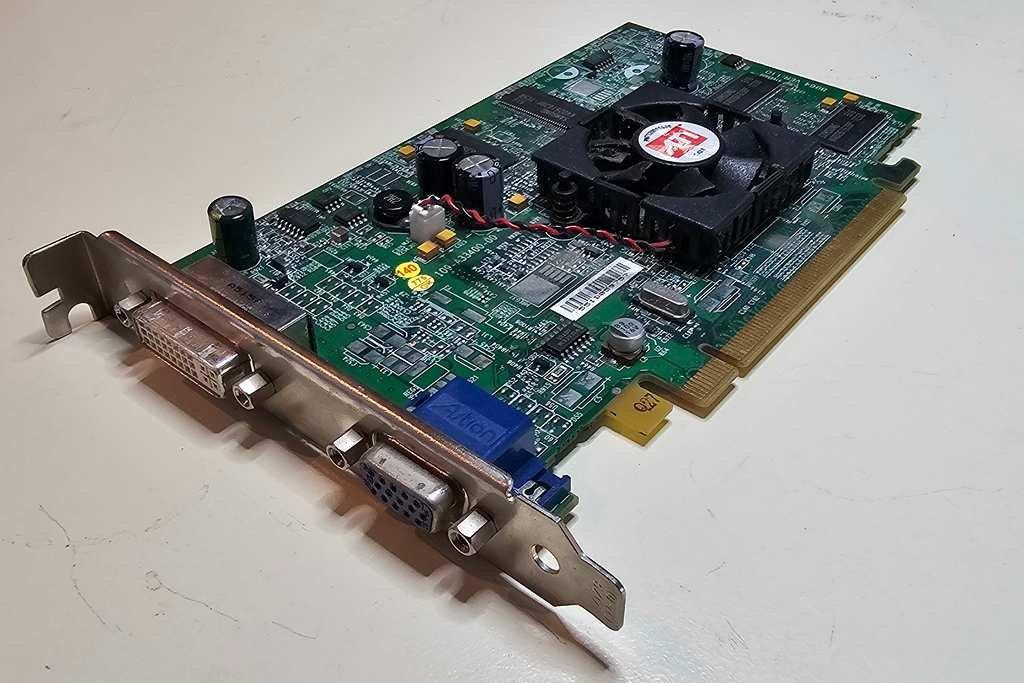 ATI Radeon 8964 Ver: 110 PCI-e X16 128mb VGA & DVI, Ophalen of Verzenden, Microsoft