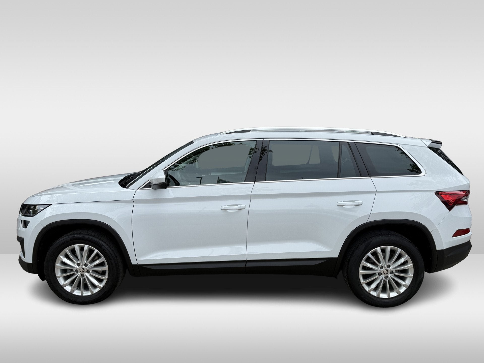 Skoda Kodiaq 1.5 TSI Business Edition | afneembare trekhaak, 4 cilinders, 150 pk, Leder en Stof, Wit