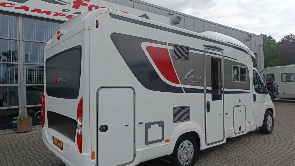 Automaat TOPstaat Bürstner Ixeo IT 680G '16 2.3Mj 1, Caravans en Kamperen, Campers, Automaat, Fiat, Tot en met 2, Bedrijf