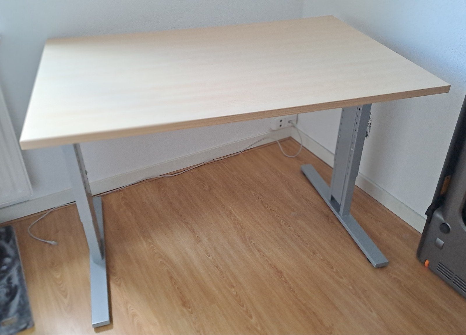 Bureau berkenkleur/metaal, in hoogte verstelbaar. 120x80cm, Huis en Inrichting, Ophalen, 120 cm, In hoogte verstelbaar, Zo goed als nieuw