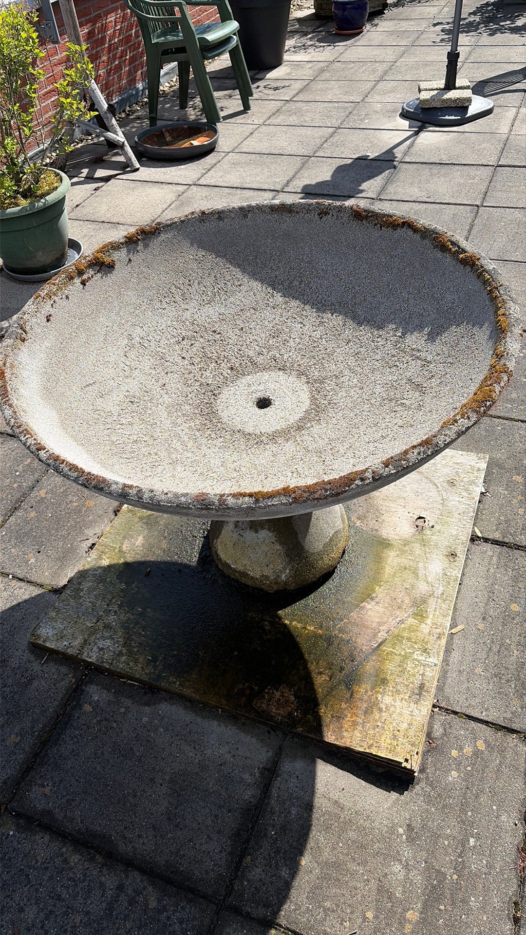 Plantenbak of fontein, Tuin en Terras, Waterpartijen en Fonteinen, Ophalen, Zo goed als nieuw, Beton, Fontein