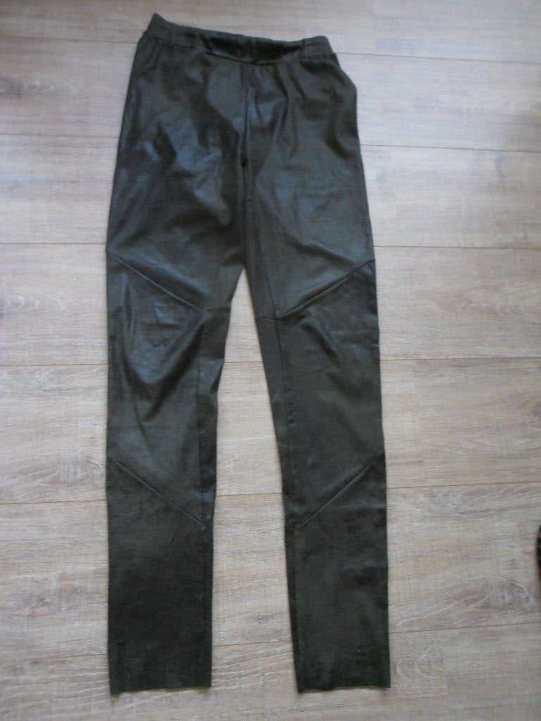 z.g.a.n. nep leren broek. maat S, Kleding | Dames, Broeken en Pantalons, Maat 38/40 (M), Ophalen of Verzenden, Lang, Groen