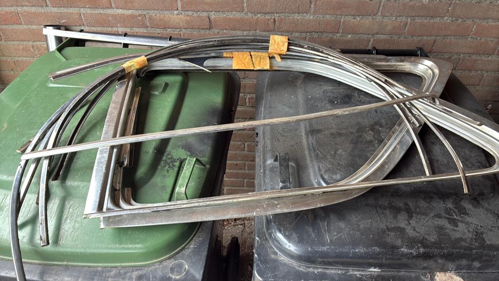 Kadett c Sier lijsten, Ophalen