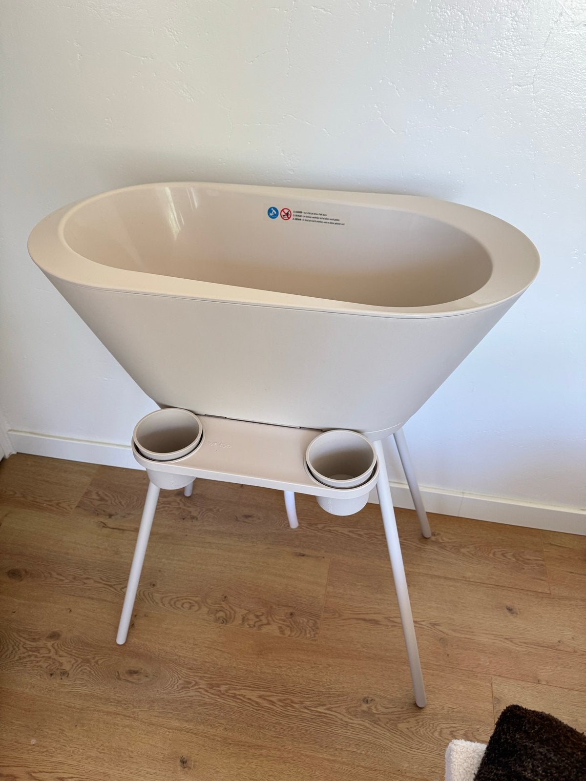 Babybadje We-Too met standaard en accessoires, Zo goed als nieuw, Badje, Standaard, Ophalen