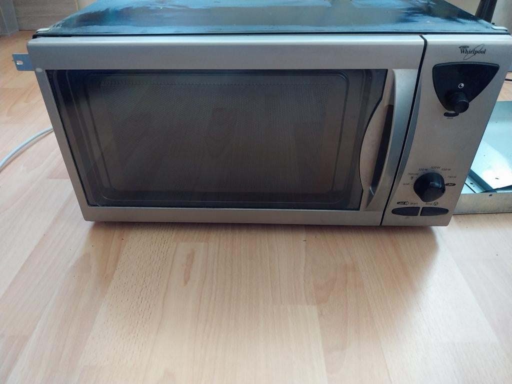 Dit is een Whirlpool magnetron (model AVM 683/IX/SG). , Ophalen, Inbouw
