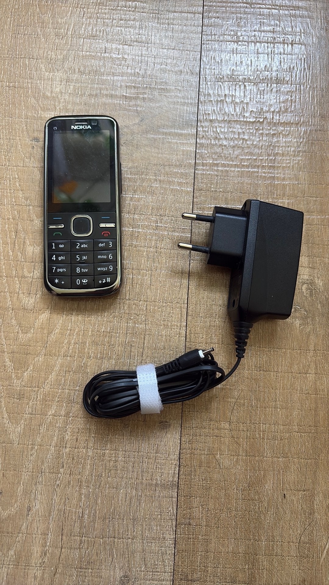 Nokia C5 mobiele telefoon, Gebruikt, Zwart, Fysiek toetsenbord, 3 tot 6 megapixel