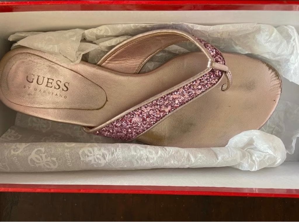 Guess slippers maat 36, Kleding | Dames, Slippers, Guess, Ophalen of Verzenden, Roze