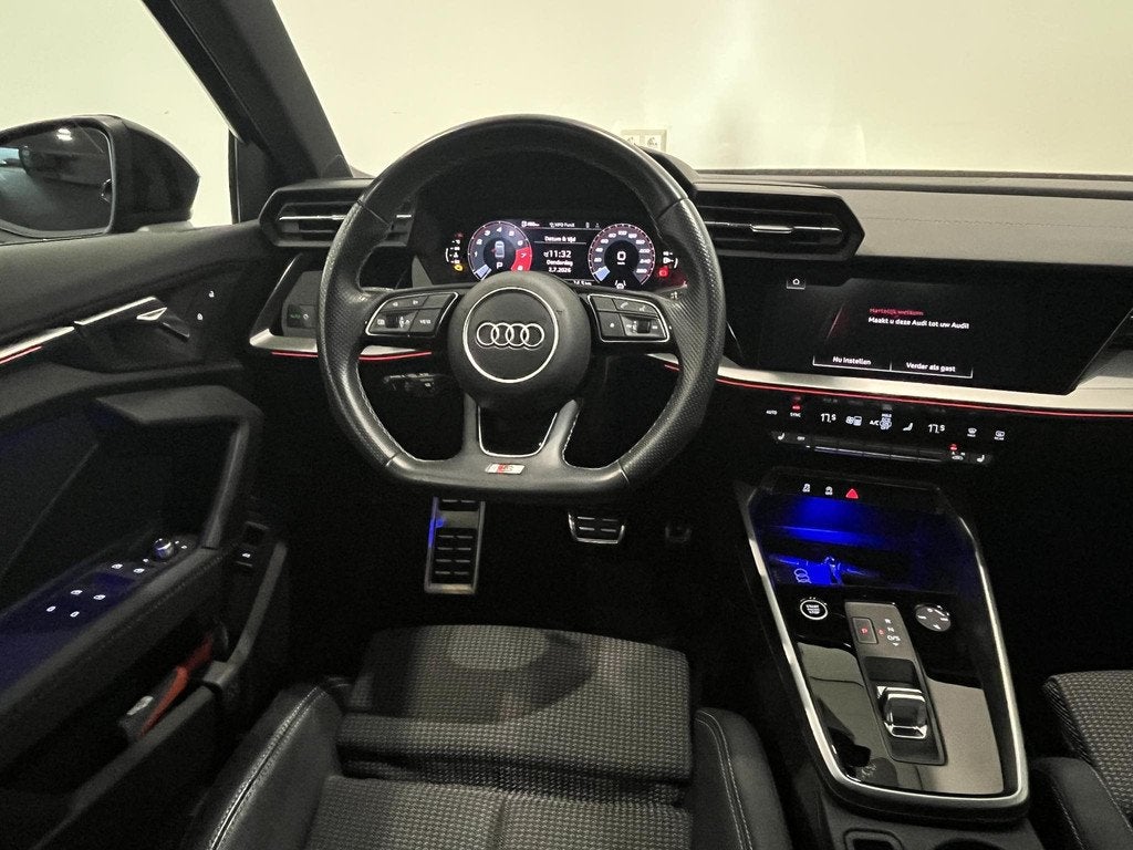 Audi A3 Limousine 35 TFSI S Edition | LED | Keyless | Stoelv, Auto's, 4 cilinders, Leder en Stof, Zwart, Origineel Nederlands