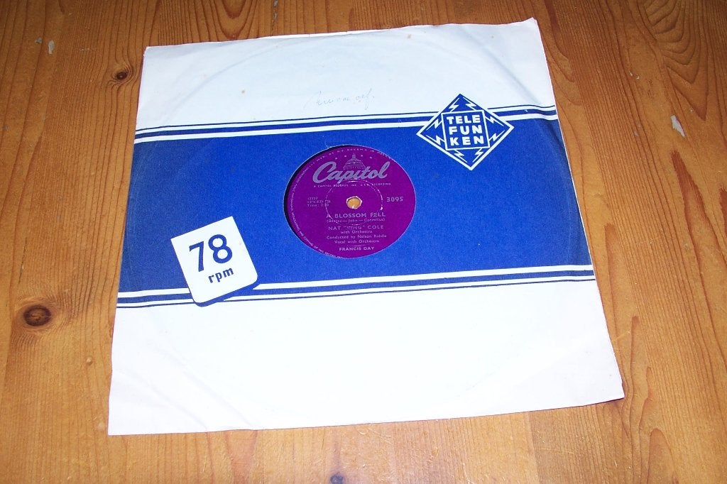 78 toeren plaat van  Nat "King" Cole A Blossom Fell, Ophalen of Verzenden, Gebruikt, 10 inch, Overige typen