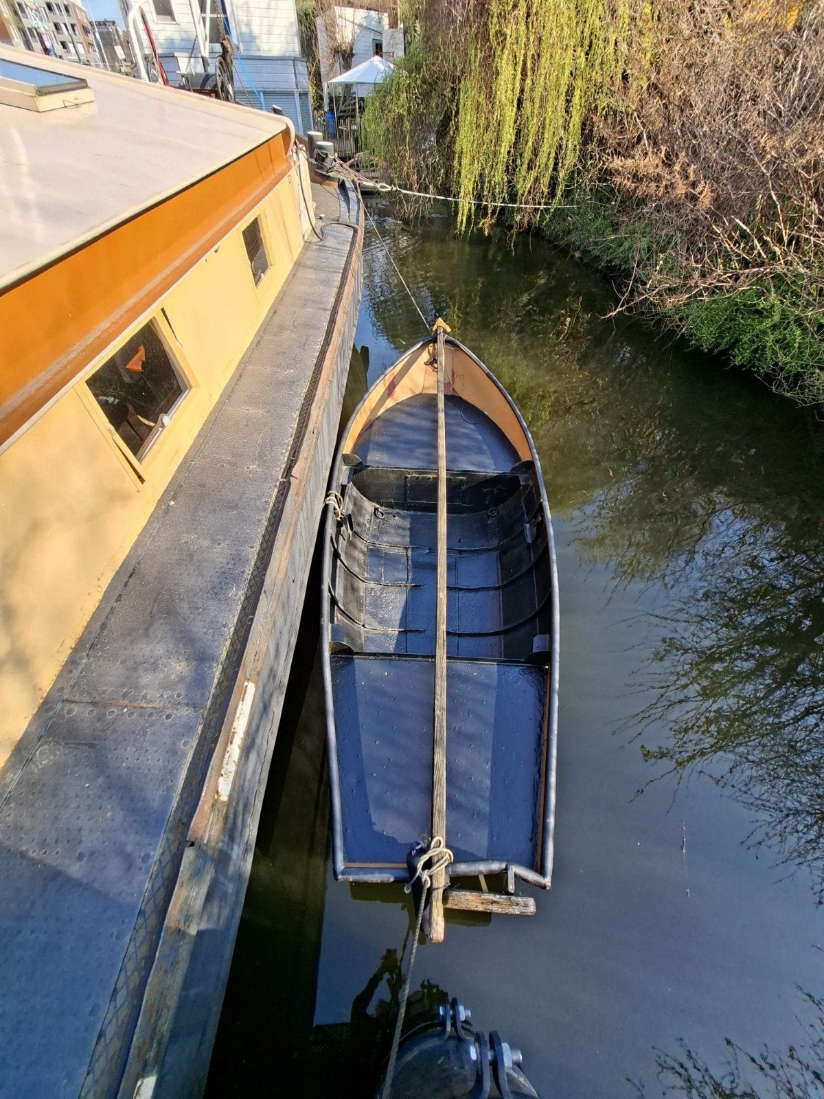 Roeiboot met roeispanen en buitenboordmotor (defect), Ophalen of Verzenden, Gebruikt, Staal, Met motor
