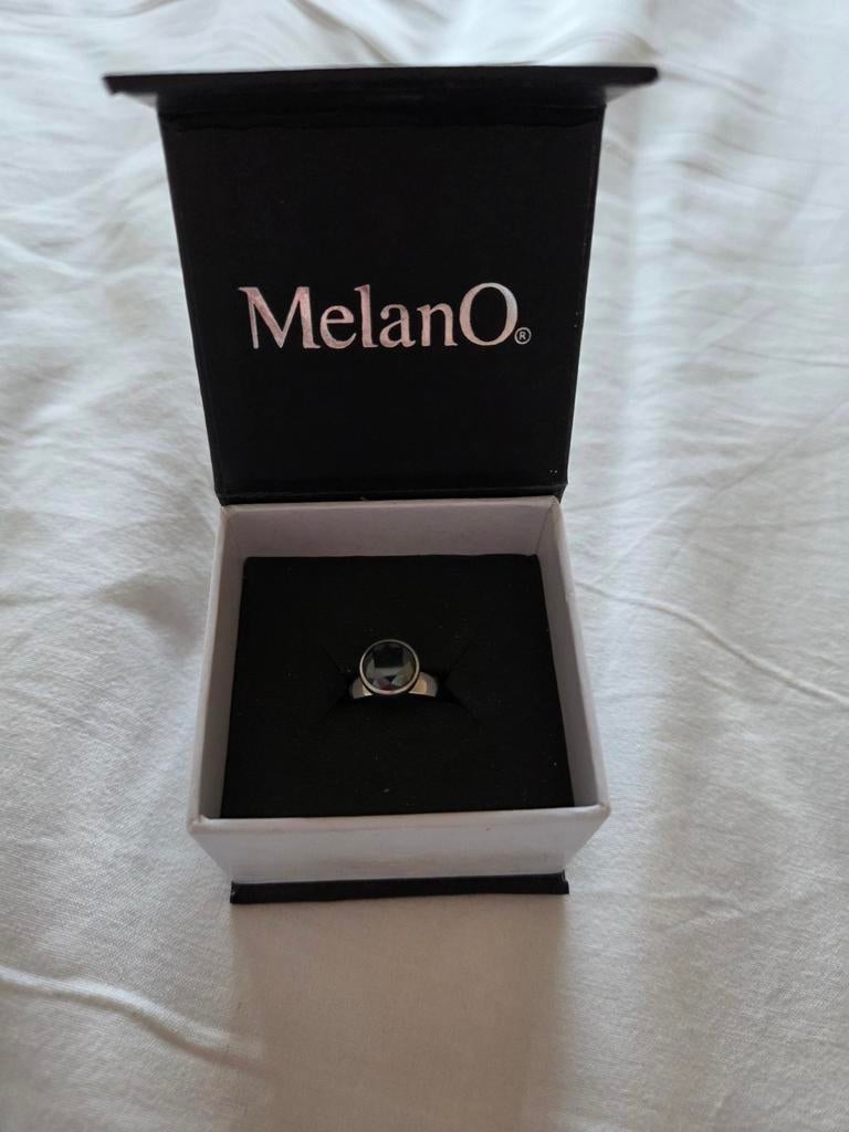 Ring Melano met verwisselbare steen, Ophalen of Verzenden, Zo goed als nieuw, Overige merken