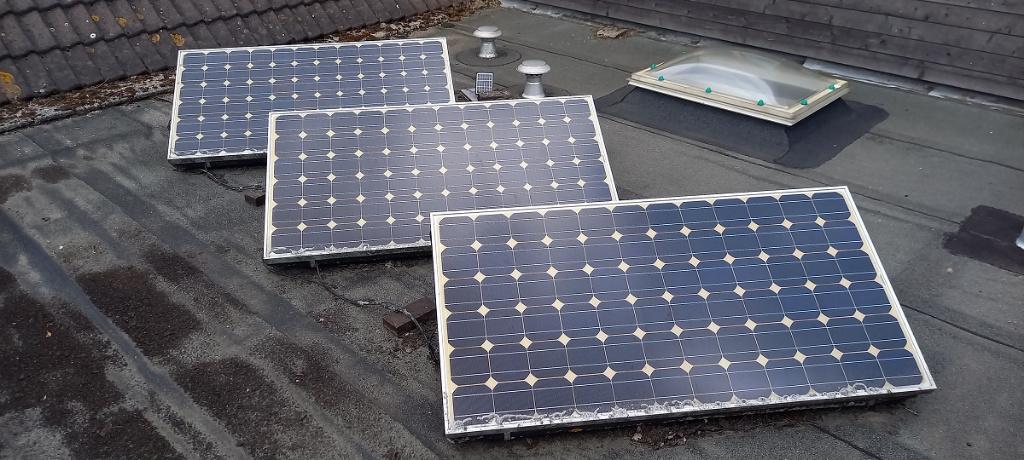 Zonnepanelen voor de hobbyist, Doe-het-zelf en Verbouw, Zonnepanelen en Toebehoren, Ophalen, Gebruikt, Compleet systeem, 200 wattpiek of meer