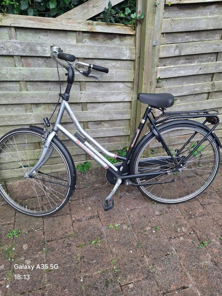 Dames fiets 28 inch nog prima fiets, Ophalen of Verzenden, Gebruikt