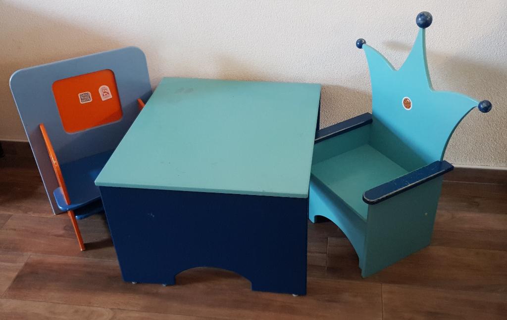 Wildkidzz tafel en stoel met kroon (2x stoel), Kinderen en Baby's, Ophalen, Gebruikt, Tafel(s) en Stoel(en)