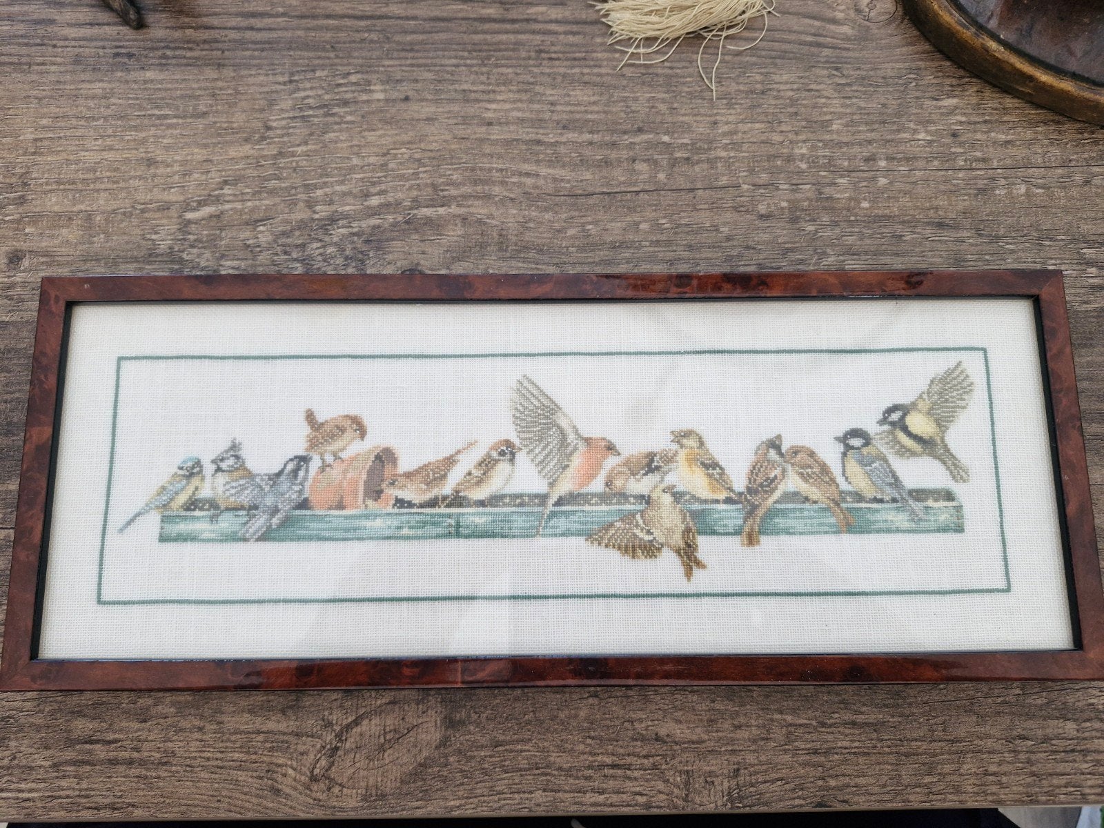 borduur schilderij - voederplank  met vogels, Ophalen of Verzenden, Nieuw, Borduurpakket