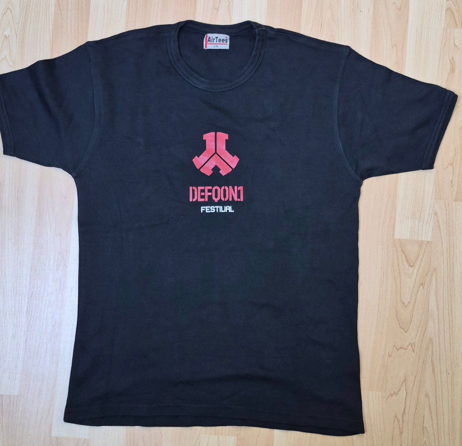 Defqon.1 Festival 2003 origineel T-shirt Zwart Maat L/XL, Verzenden, Nieuw, Maat 56/58 (XL), Zwart