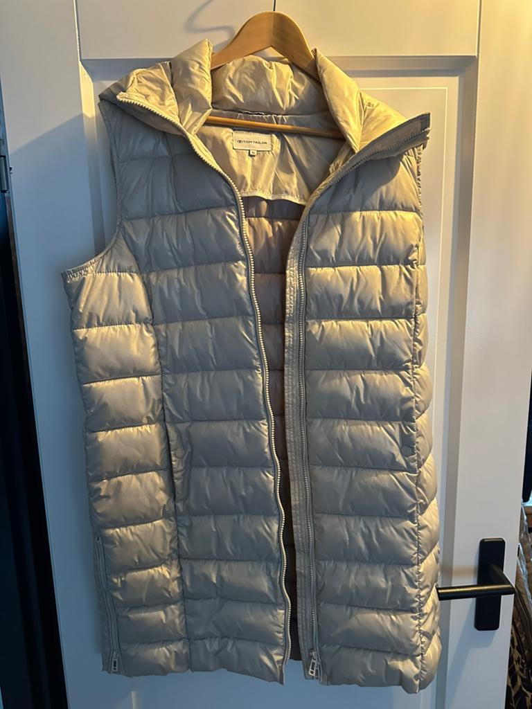 Nieuwe bodywarmer tom tailor maat xl, Kleding | Dames, Ophalen of Verzenden, Nieuw, Maat 46/48 (XL) of groter, Beige