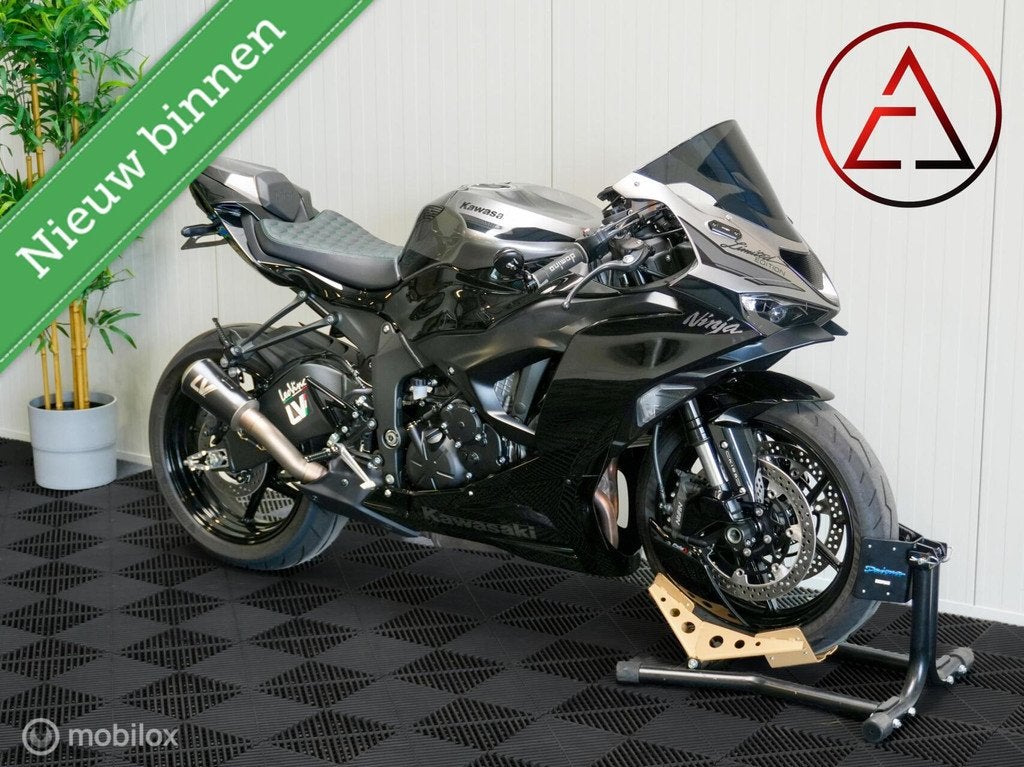 Kawasaki ZX-6R 2024 - LeoVince uitlaat + Puig pakket, 636 cc, Bedrijf, Meer dan 35 kW, 3225LD