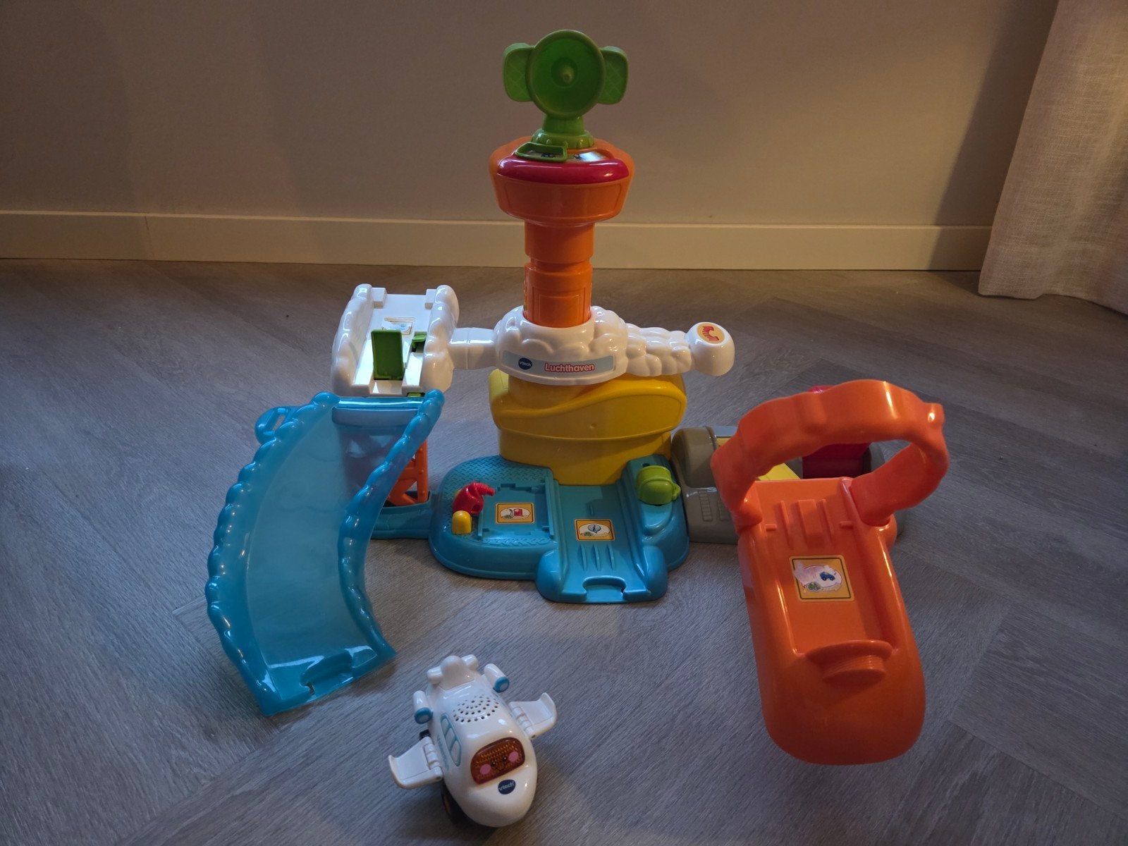 Toet toet auto's vliegveld incl vliegtuig, Ophalen, Gebruikt, 2 tot 4 jaar