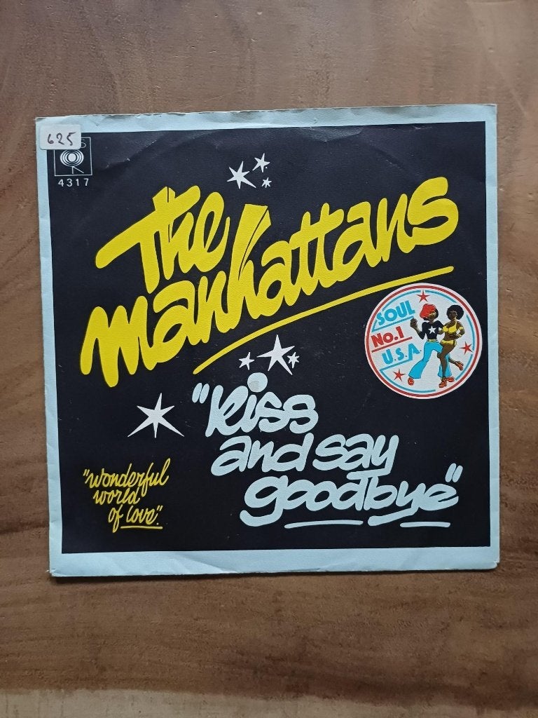 The Manhattans - Kiss and Say GoodBye - Single - Vinyl, Ophalen of Verzenden, Gebruikt, Pop