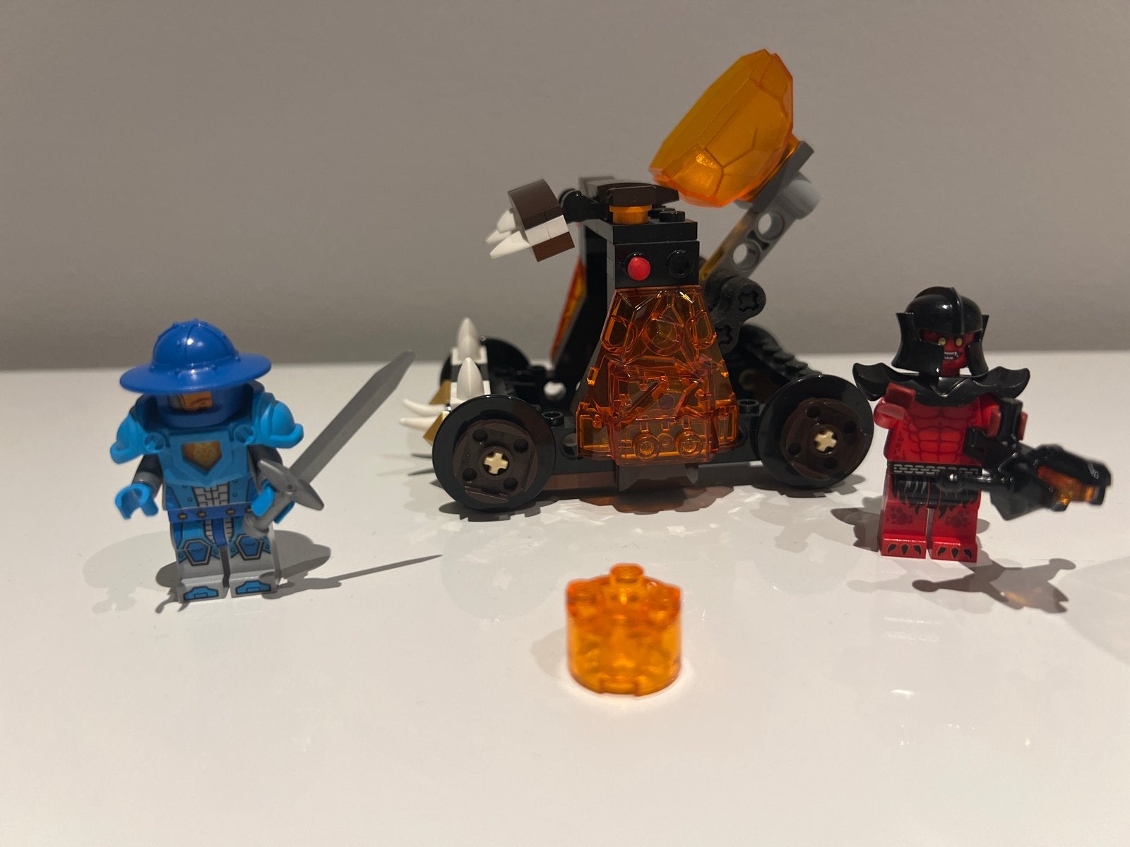 Lego Nexo Knights 70311 Chaos Katapult met minifiguren, Gebruikt, Overige thema's, Lego, Ophalen of Verzenden