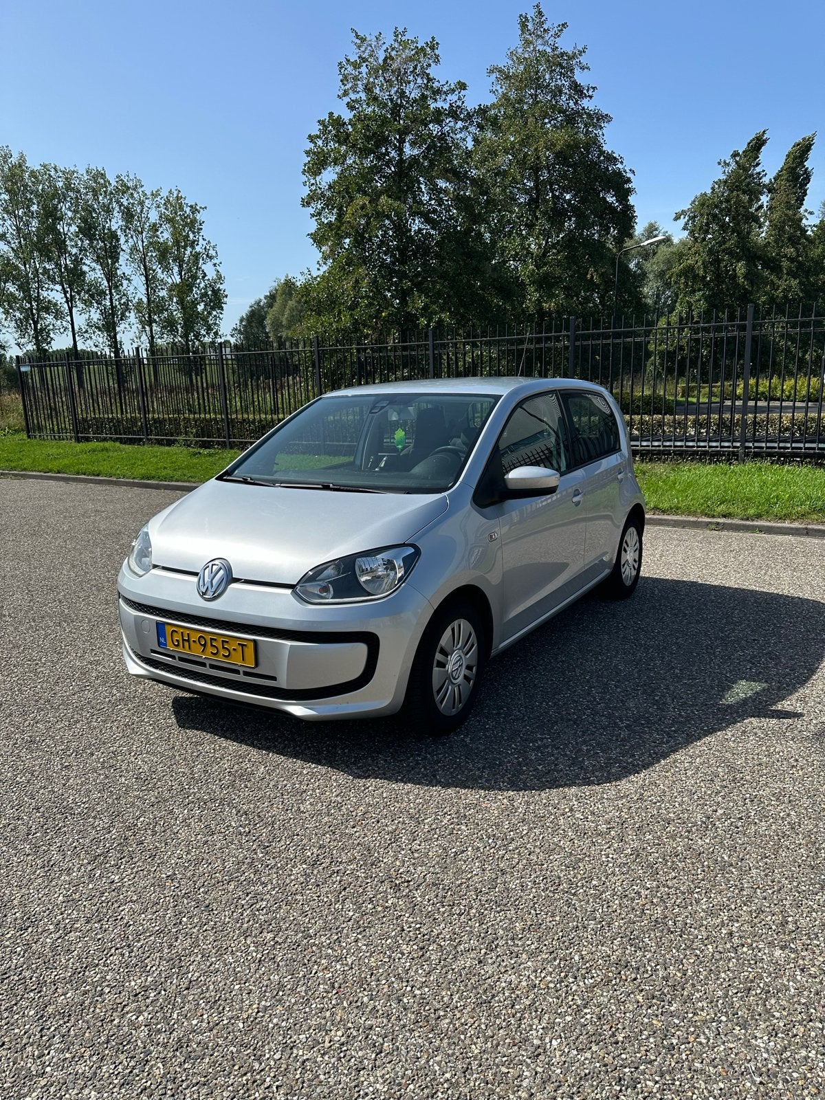 Volkswagen up! Move up! 1.0 44KW 5-DRS AUT 2015 Grijs, 4 stoelen, Origineel Nederlands, 831 kg, Particulier