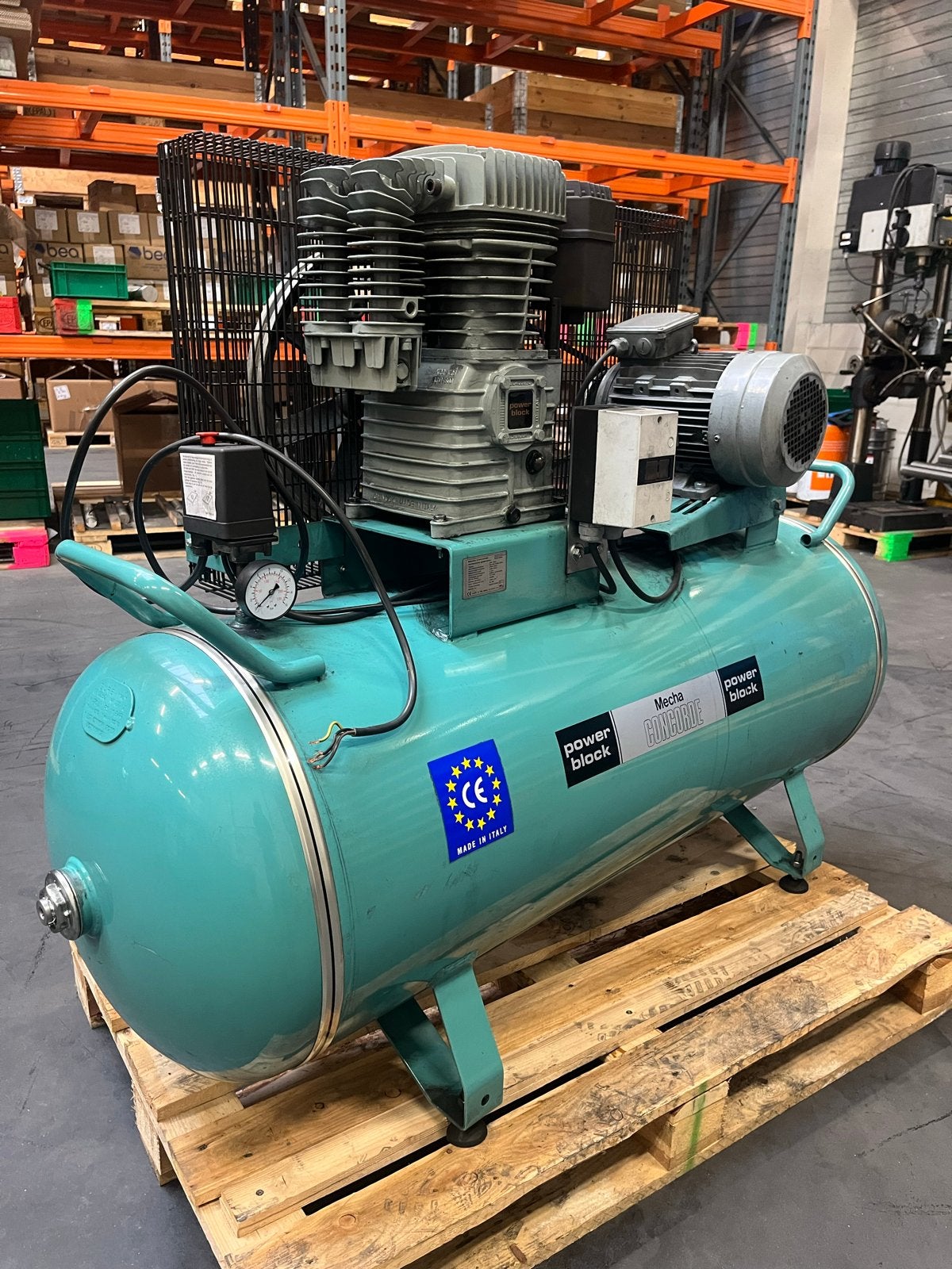 Mecha Concorde 300L compressor met luchtdroger, Doe-het-zelf en Verbouw, Compressors, Gebruikt, 10 bar of meer, 100 liter of meer