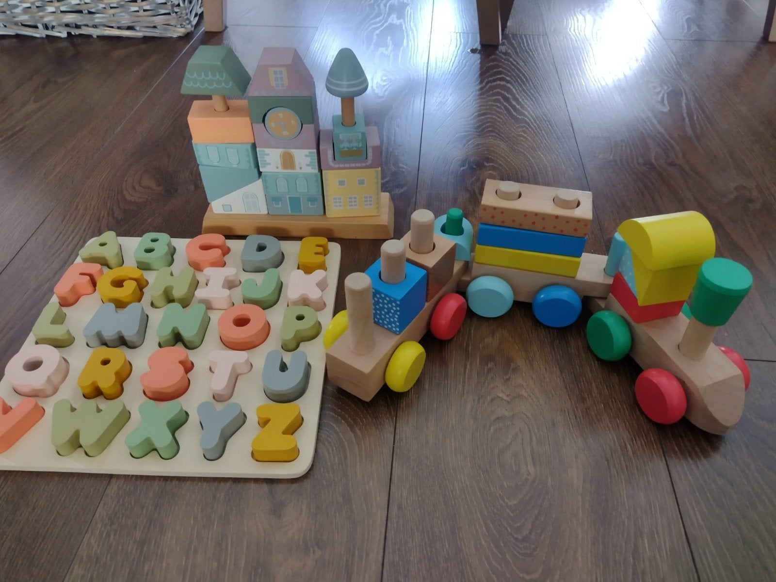 Houten speelgoed set: trein, vormenstoof en alfabet puzzel, Ophalen of Verzenden, Zo goed als nieuw