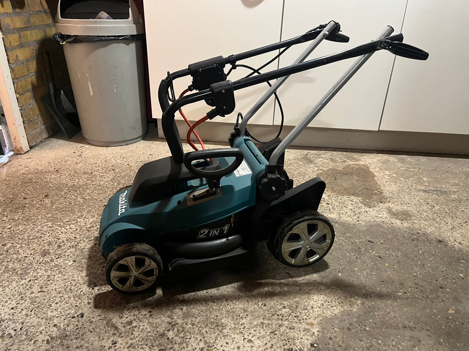 Makita - ELM3720 - Grasmaaier, Ophalen, Zo goed als nieuw