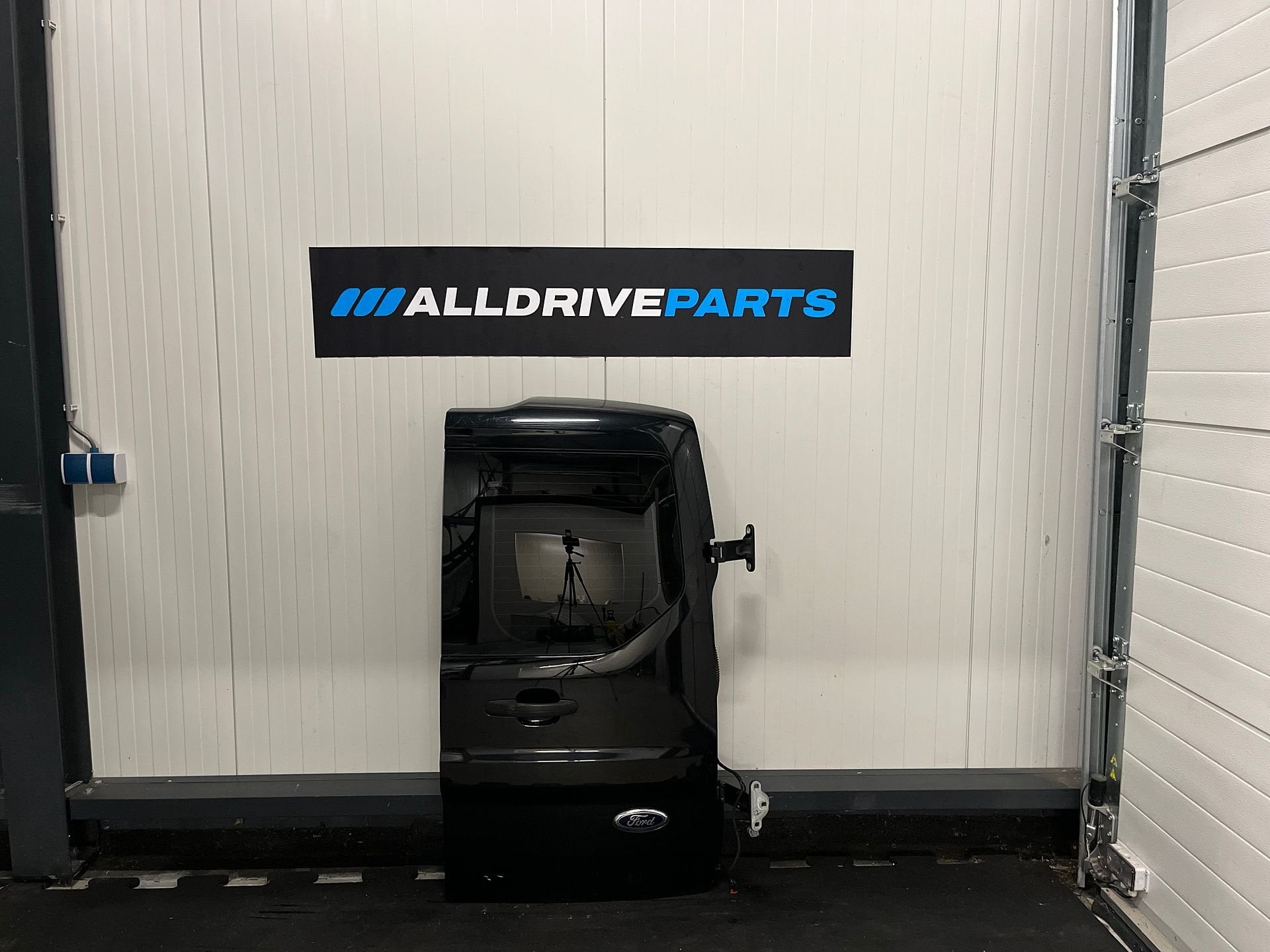 Ford Transit Connect Achterdeur rechts zwart ruit 2431232