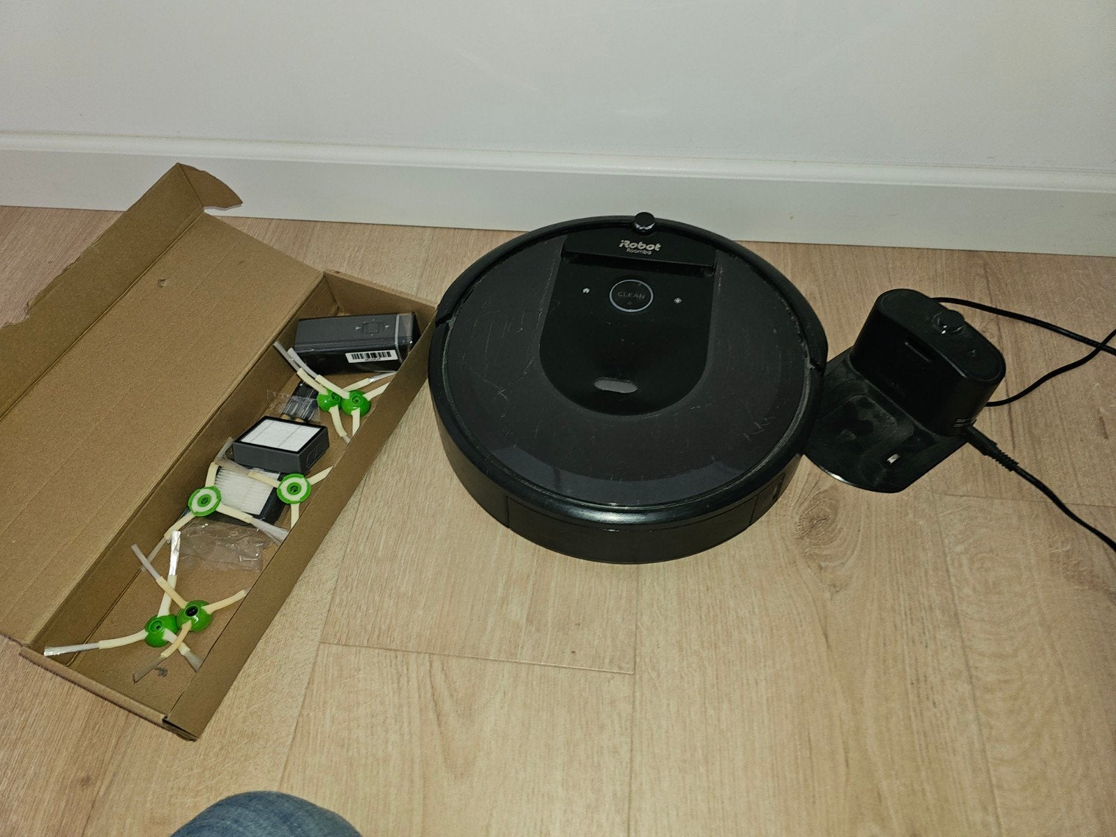 iRobot Roomba i7158 Robotstofzuiger met accessoires, Ophalen