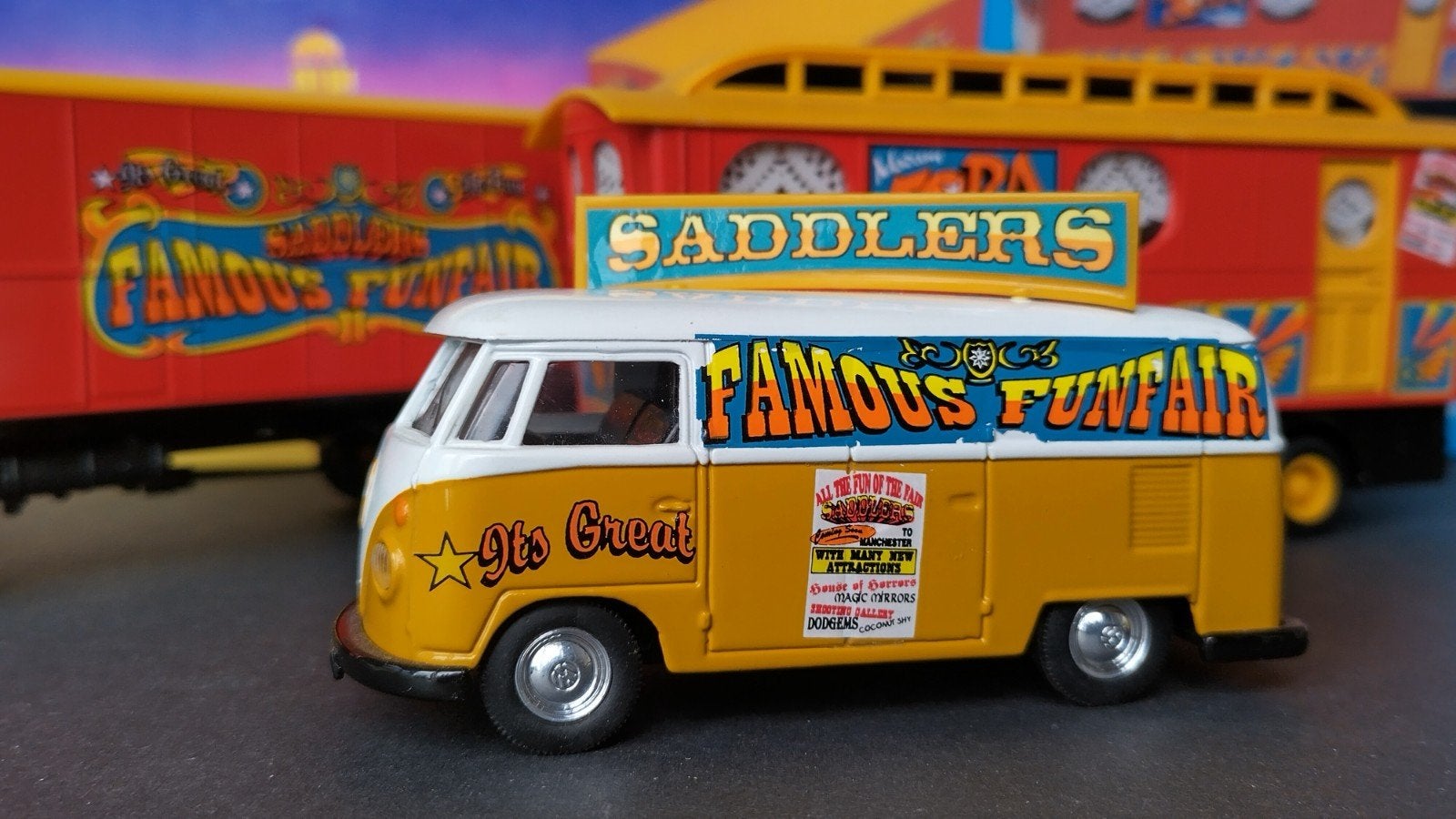Erf Box Van woonwagen VW T1 Saddlers funfair 1:50 Corgi Pol, Corgi, ., Nieuw, Bus of Vrachtwagen