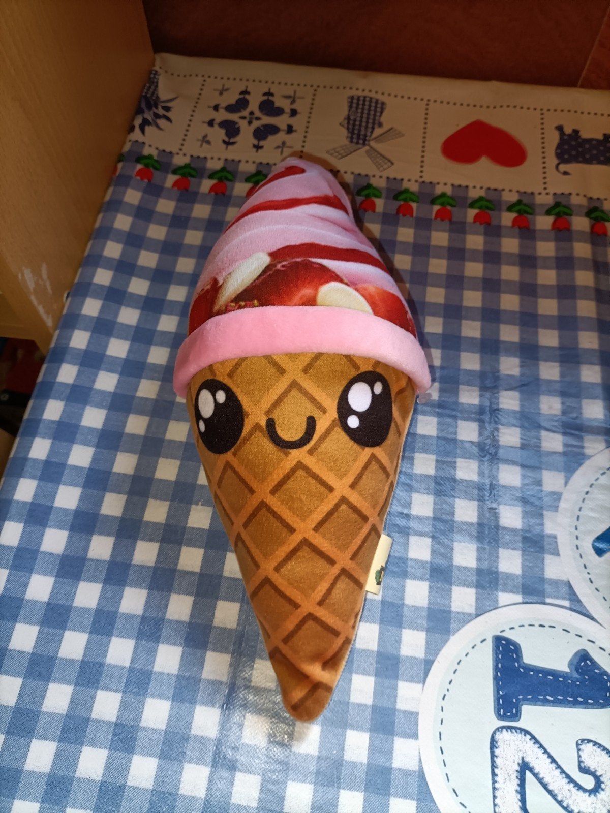 IJsje knuffel ijshoorn Jummy 27 cm groot, Ophalen of Verzenden, Zo goed als nieuw, Overige typen