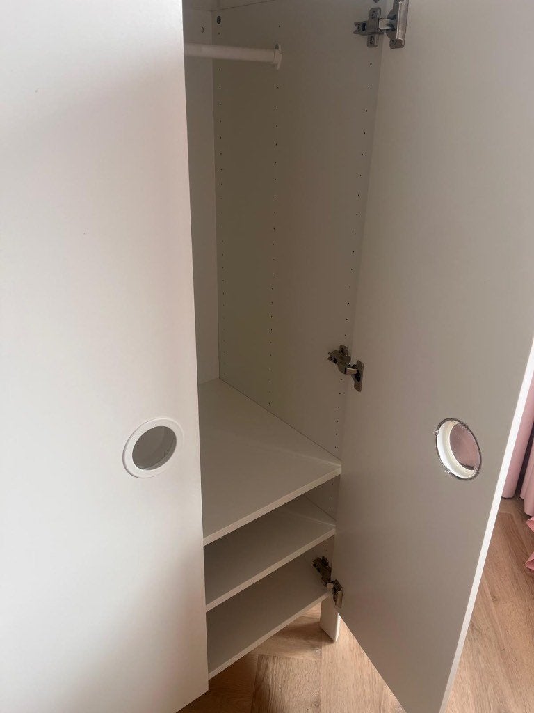 Foto 3 van IKEA busunge kinder kledingkast