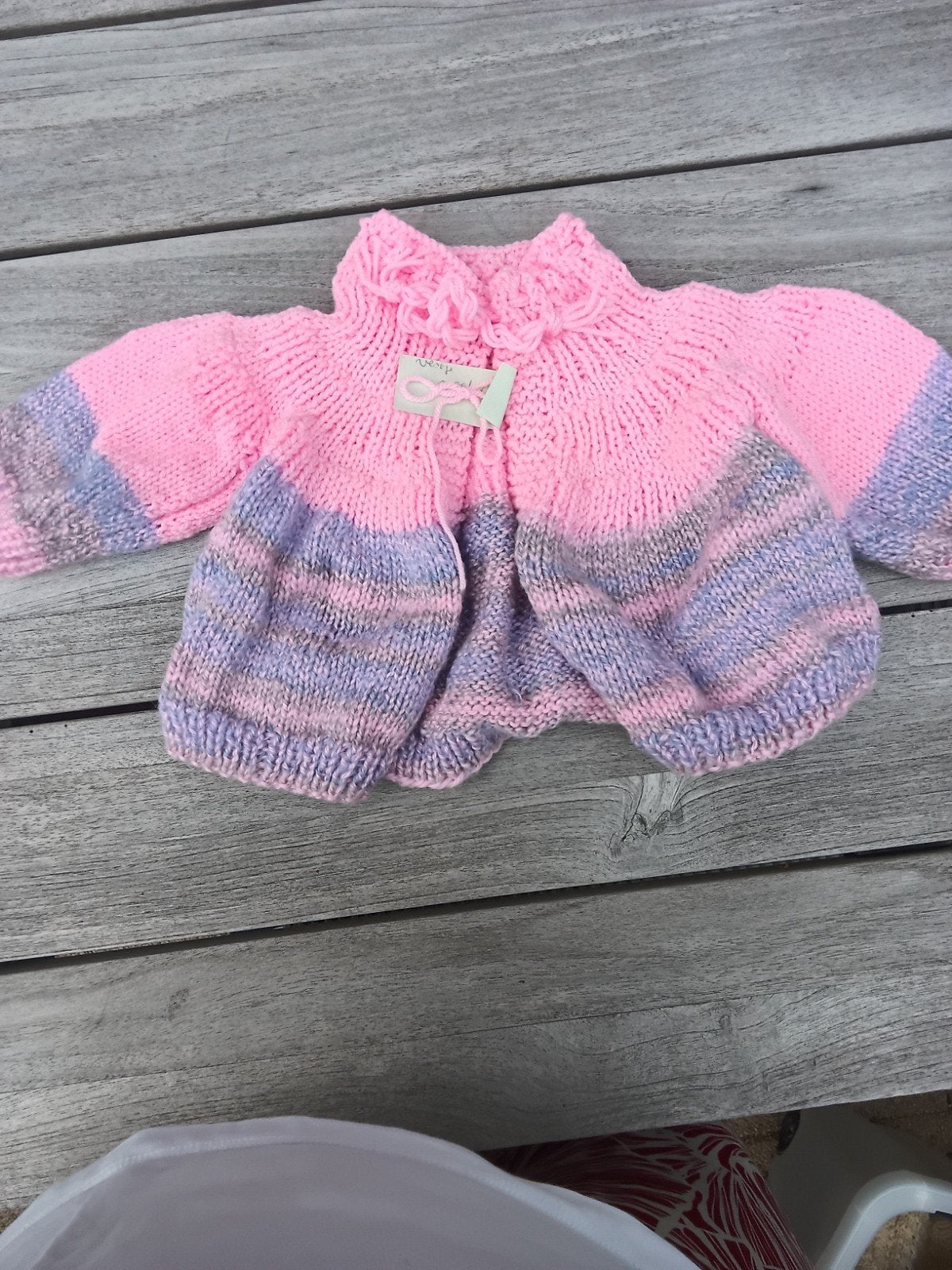 Gebreid vestje met lange mouw voor meisje - Maat 74, Kinderen en Baby's, Babykleding | Overige, Ophalen of Verzenden, Nieuw, Handgemaakt