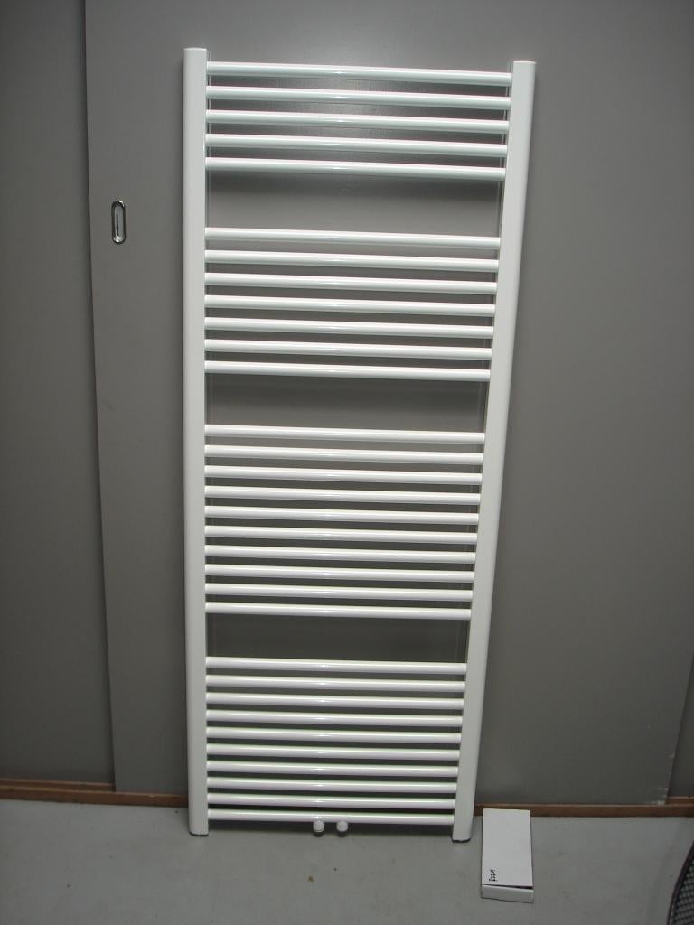 Badkamer radiator 60 cm breed x 169 cm hoog met midden onder, Nieuw, Ophalen of Verzenden, Wit, Metaal