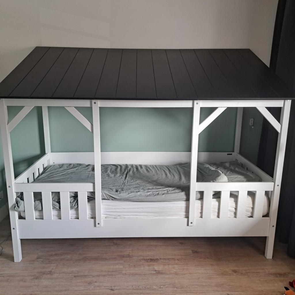 Goede kinder huisbed, Dieren en Toebehoren, Ophalen of Verzenden, Minder dan 75 cm, Kooi, Minder dan 60 cm