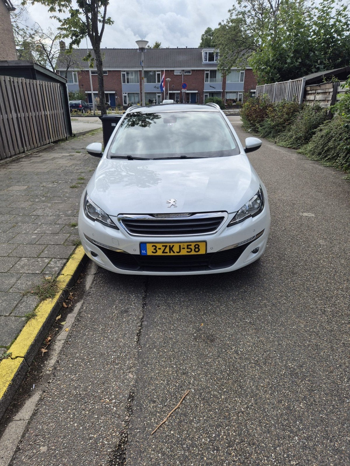 Peugeot 308 SW 1.2 PureTech 130 PK  MOTOR GEREVISEERD, Auto's, Voorwielaandrijving, Stof, Wit, 3 cilinders
