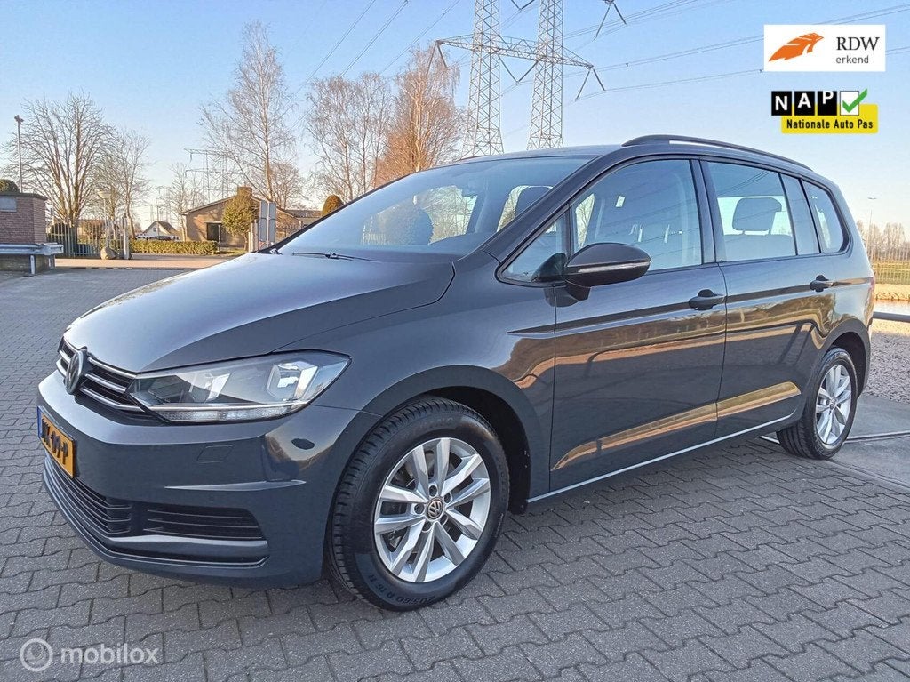 Volkswagen Touran 1.2 TSI Connected Series 7p/Clima/cruise/n, Auto's, Volkswagen, Voorwielaandrijving, Stof, Gebruikt, Zwart