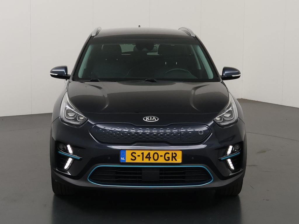 Kia e-Niro DynamicPlusLine 64 kWh | Trekhaak | Stoel/Stuurwi, Auto's, Gebruikt, 1712 kg, Leder en Stof, Zwart