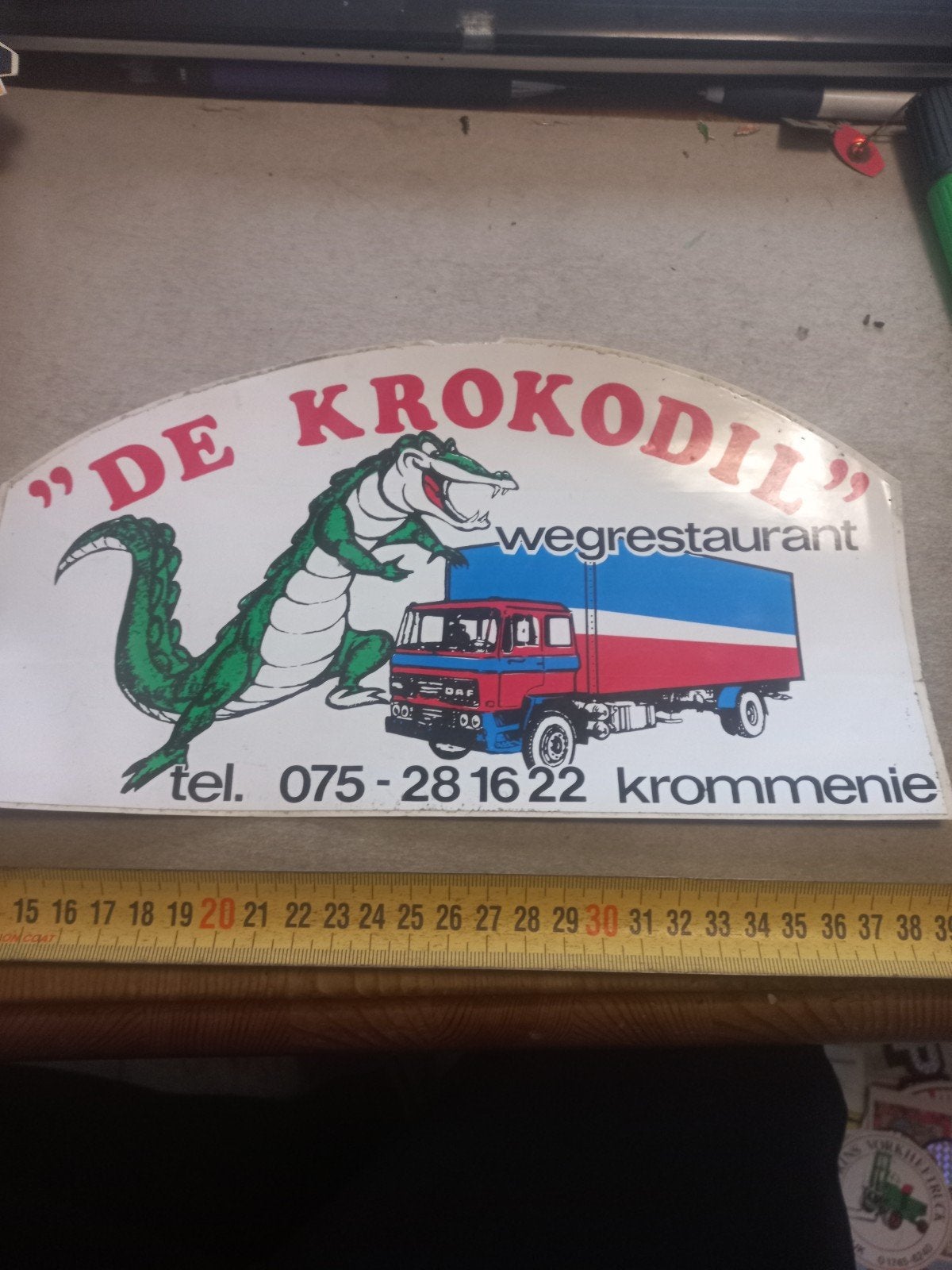 Vintage Reclamesticker "De Krokodil" Wegrestaurant, Verzamelen, Ophalen of Verzenden, Gebruikt