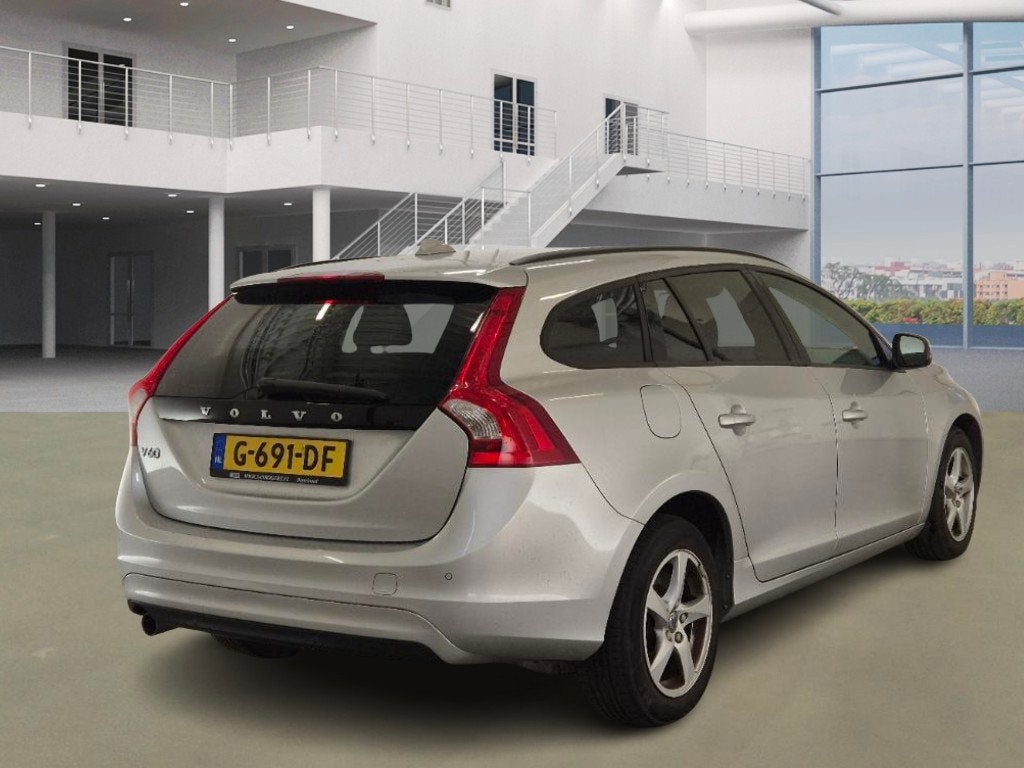 Volvo V60 1.6 D2 Momentum, Auto's, Volvo, Voorwielaandrijving, Euro 5, Gebruikt, 4 cilinders