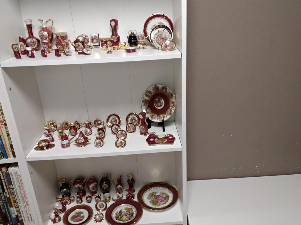 Grote collectie miniatuur porseleinen servies en decoratie, Ophalen