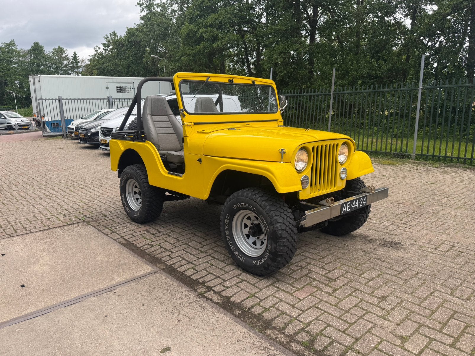 Jeep 1956 110PK APK & Wegenbelasting Vrij, Auto's, Cabriolet, Geel, Particulier, 1080 kg