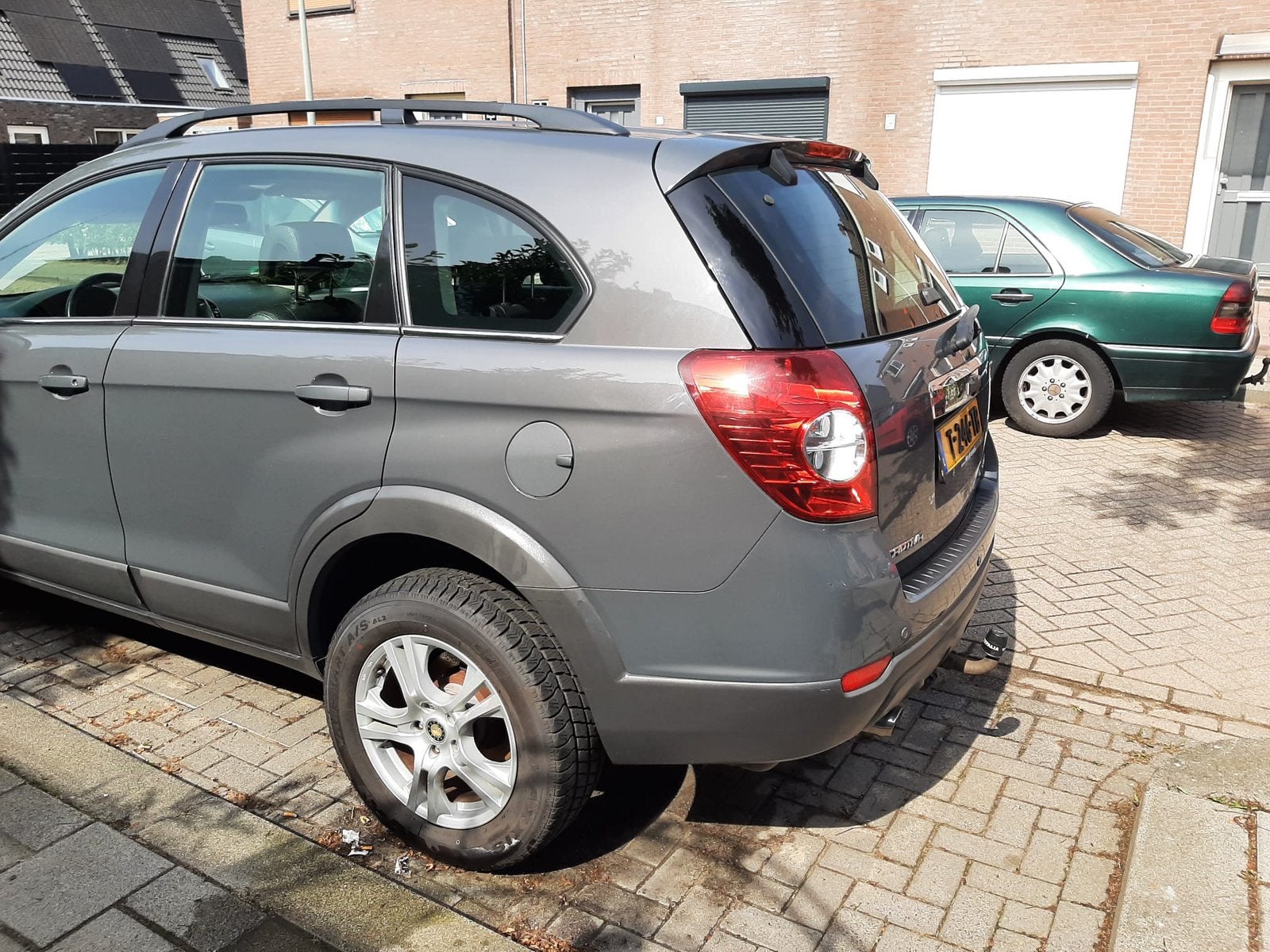 Chevrolet Captiva 2.4 2WD 2012 Grijs, Auto's, Voorwielaandrijving, 4 cilinders, 11 km/l, Handgeschakeld