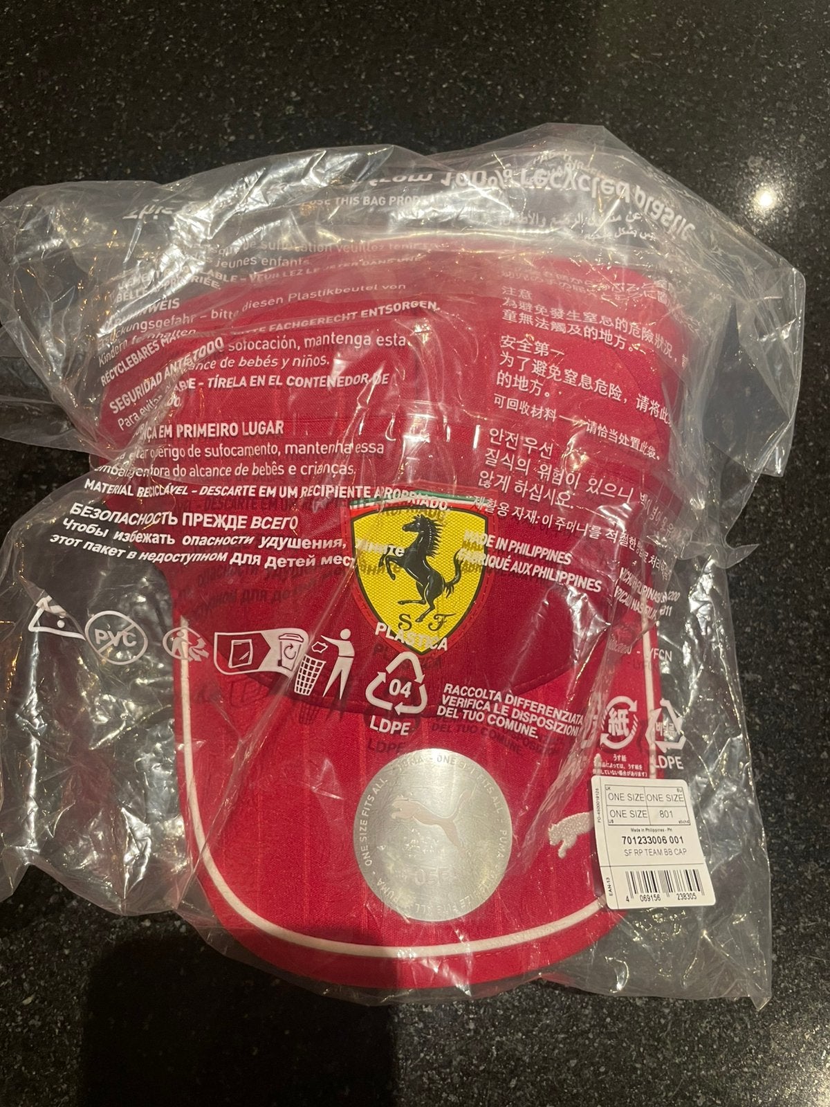 Ferarri F1 pet - vorig seizoen, Ophalen of Verzenden, Nieuw, One size fits all, Pet