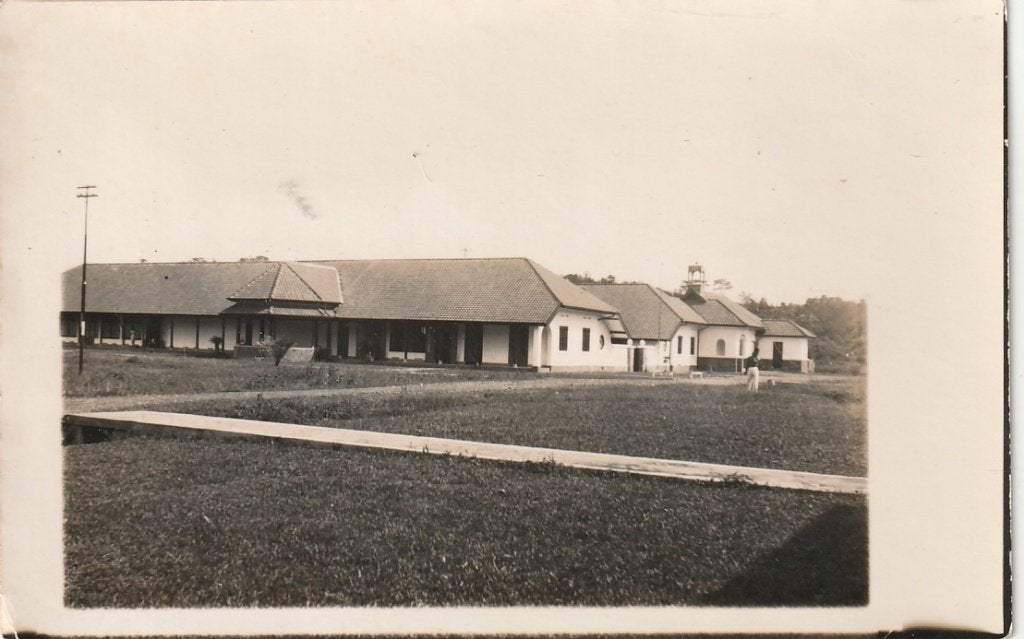Indonesië Missiepost Santo Yosef fotokaart Lahat Sumatra, Ophalen of Verzenden, 1920 tot 1940, Ongelopen, Buiten Europa