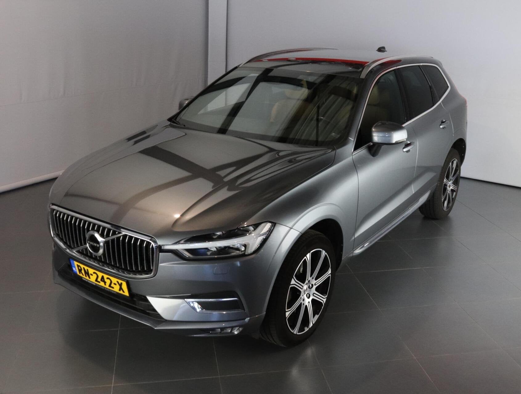 Volvo XC60 2.0 T5 AWD Inscription, Auto's, Automaat, Dealer onderhouden, Gebruikt, Euro 6