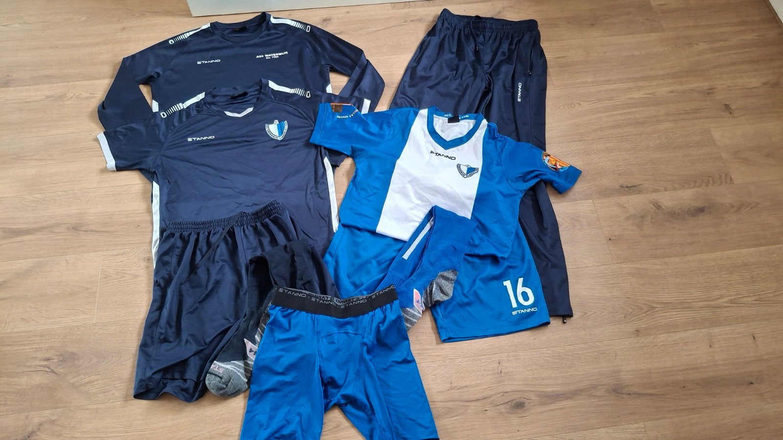 Voetbalkleding!, Ophalen of Verzenden, Voetbal, Gedragen, Maat 48/50 (M)